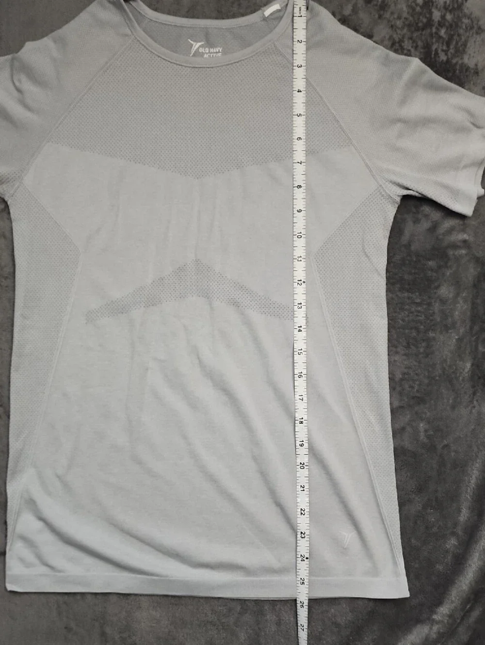 Old Navy Short-Sleeve Seamless Active Tee - Light Gray & Dark Gray - Picture 4 of 11